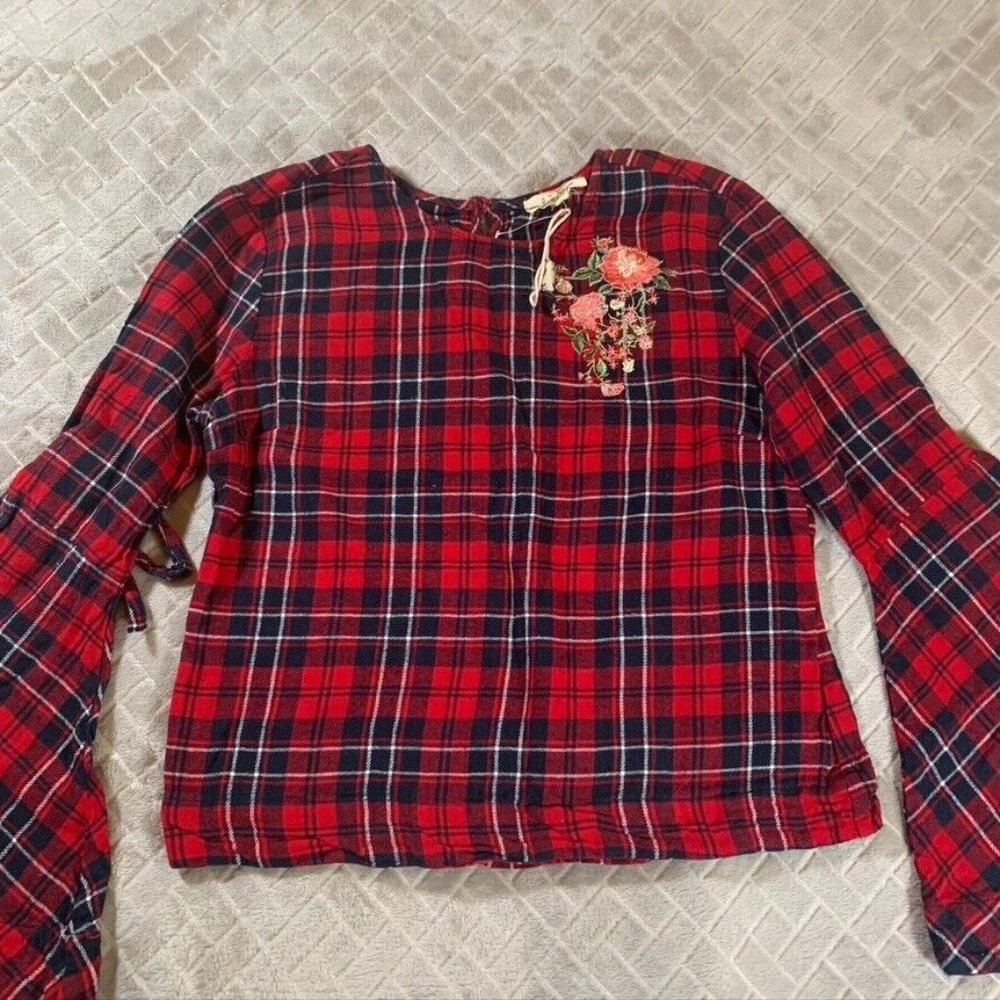 Womens Medium Plaid Flannel Shirt Long Flare Sleeve Floral Embroidered Christmas - Picture 2 of 12